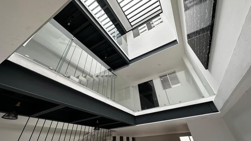 Gallery main