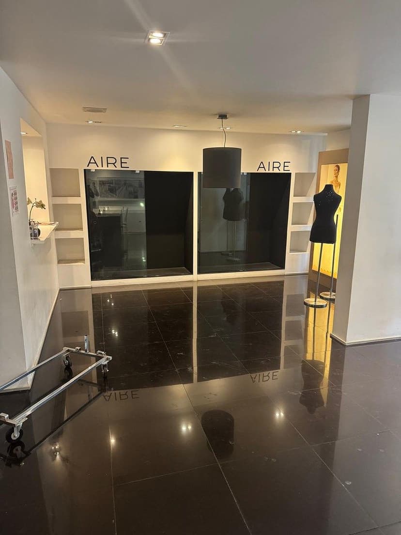 Gallery main