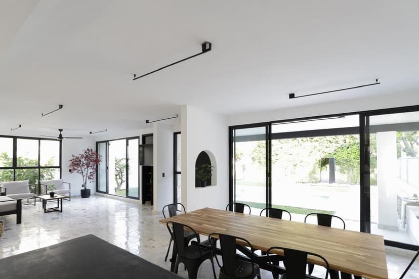 Gallery main