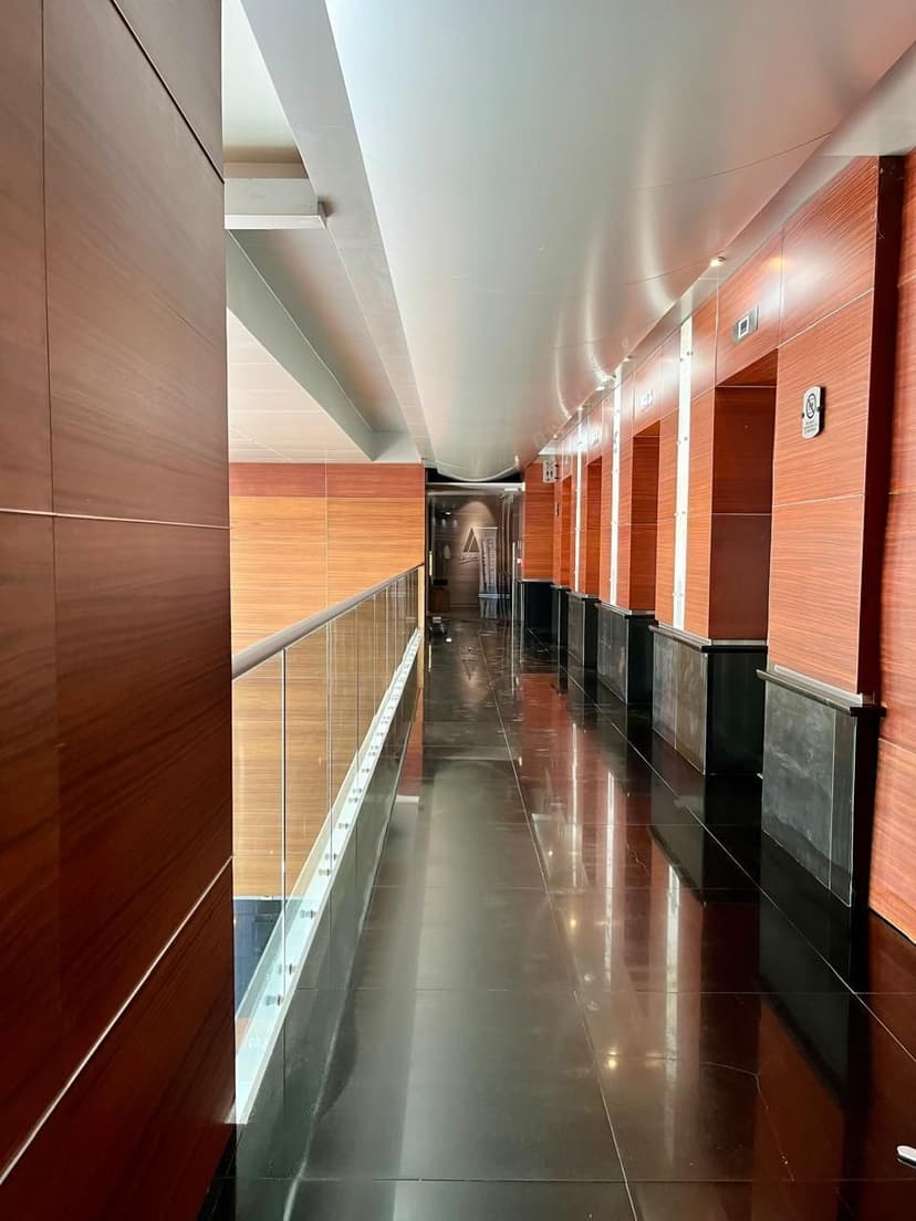 Gallery main
