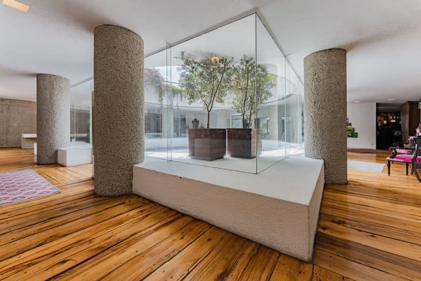 Gallery main