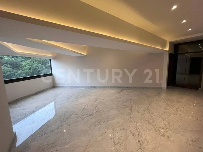 Gallery main