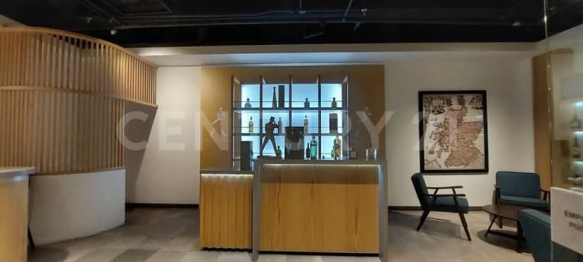 Gallery main