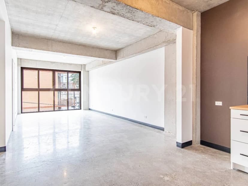 Gallery main