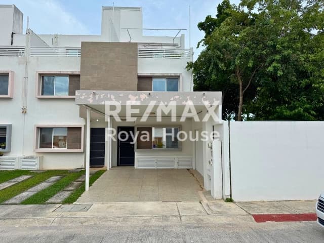 CASA EN VENTA JARDINES DEL SUR 5