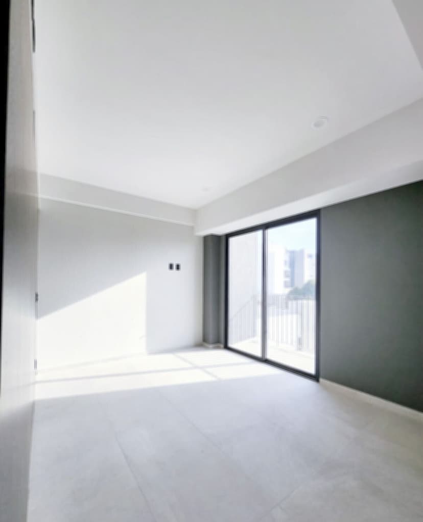 Gallery main