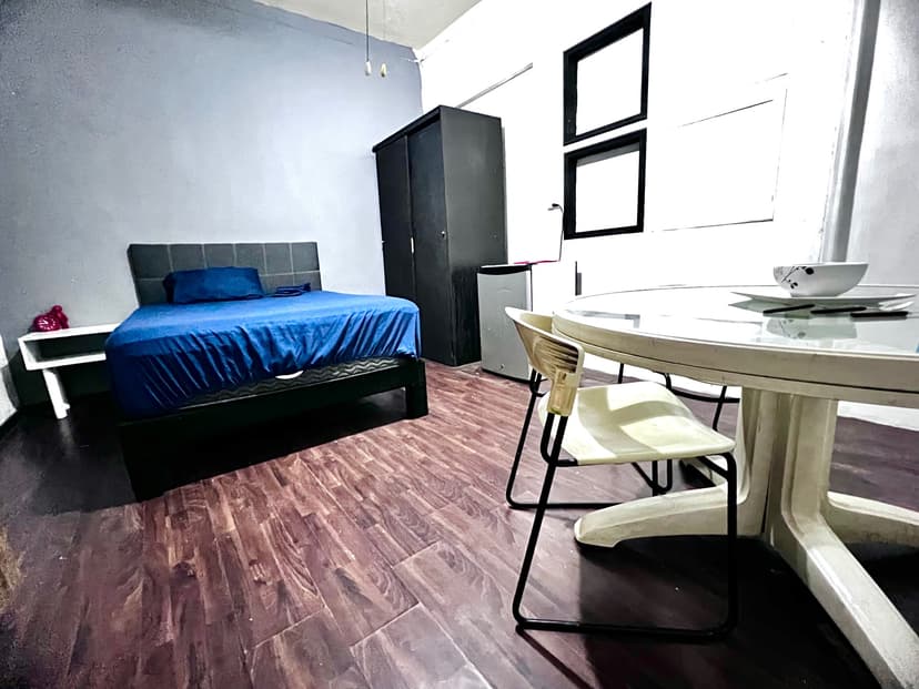 Rento cuarto estudio amueblado equipado NO VIVES CON FAMILIA