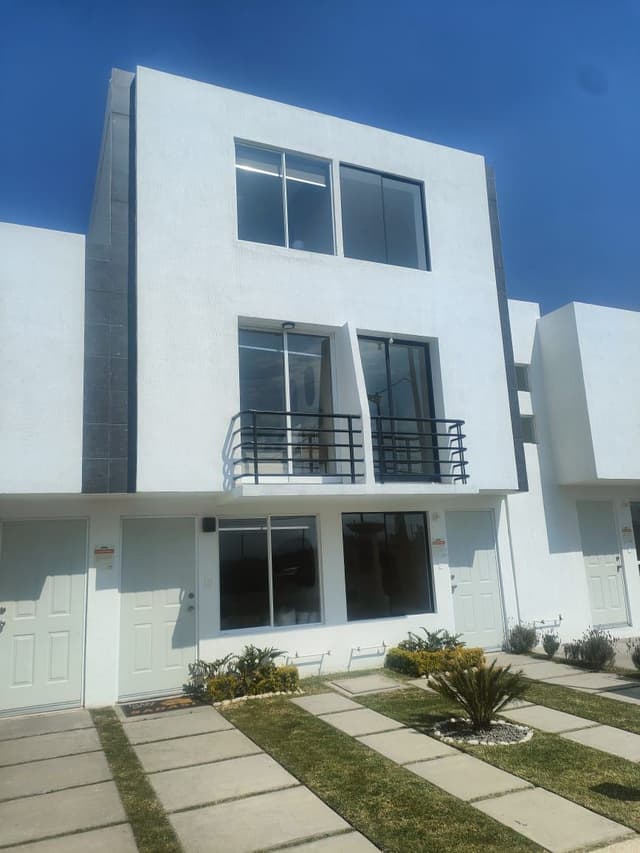 Hermosa casa en venta MODELO CIPRES  4R
