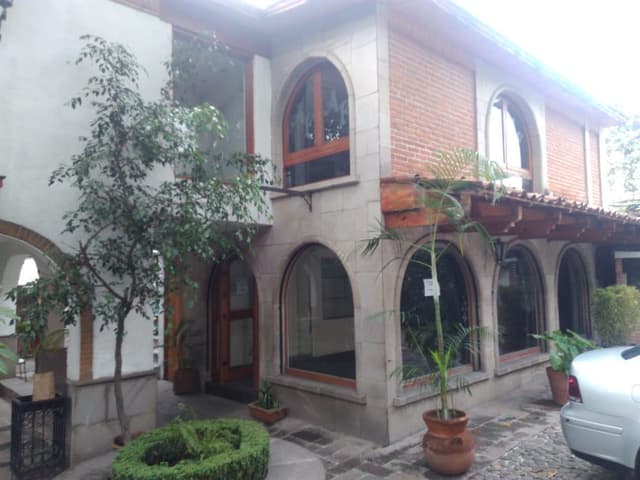 Extraordinario local comercial en la zona más exclusiva del Sur de la ciudad