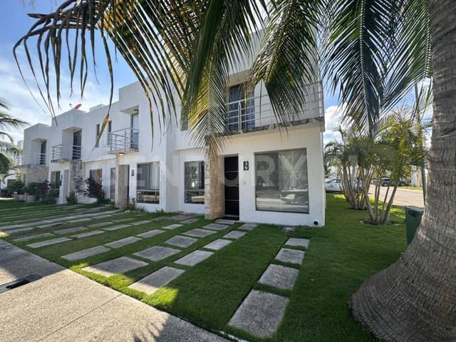 Casa en reventa en esquina en Residencial Bali I Playa del Carmen
