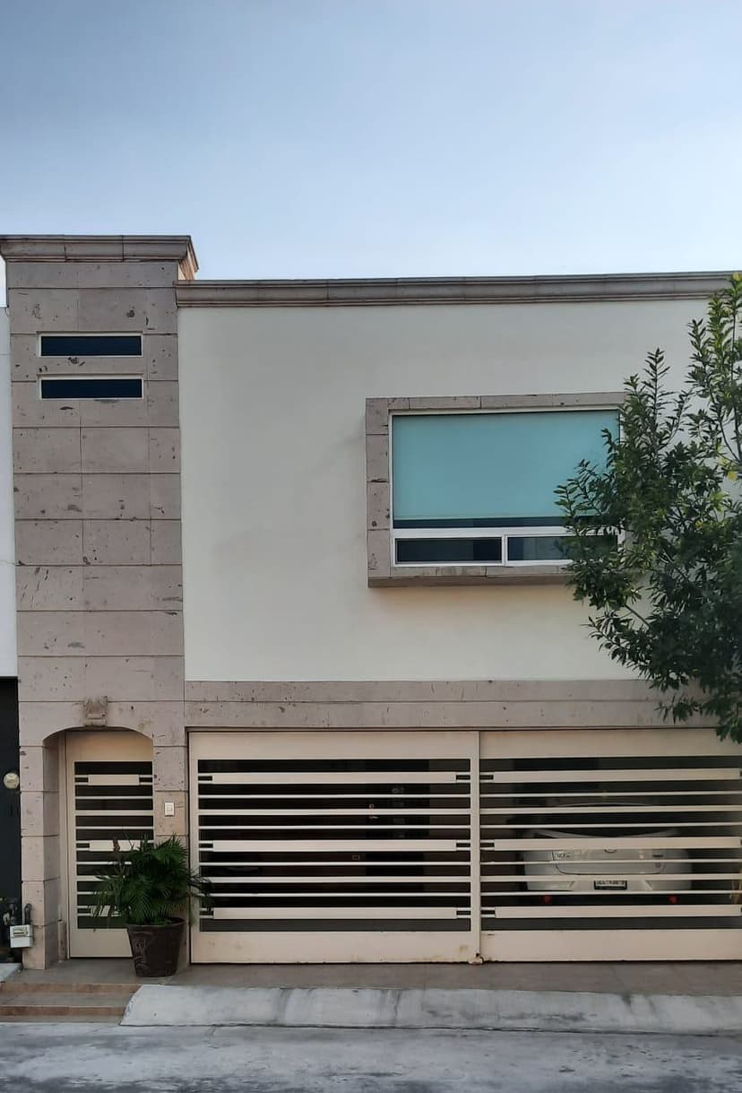 CASA EN VENTA APODACA