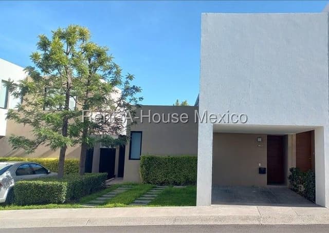 Casa en venta en ZIBATÁ, Querétaro. Con tres recamaras
