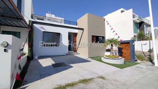 Casa en venta en El Refugio, Querétaro. Ideal para adultos mayores. Vive con Comodidad y Estilo