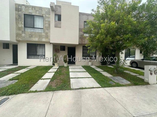 Casa en venta en Rincones del Marques, Querétaro. Con tres recamaras