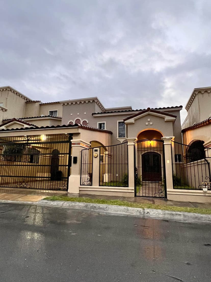 Casa en venta en San Nicolás de los Garza