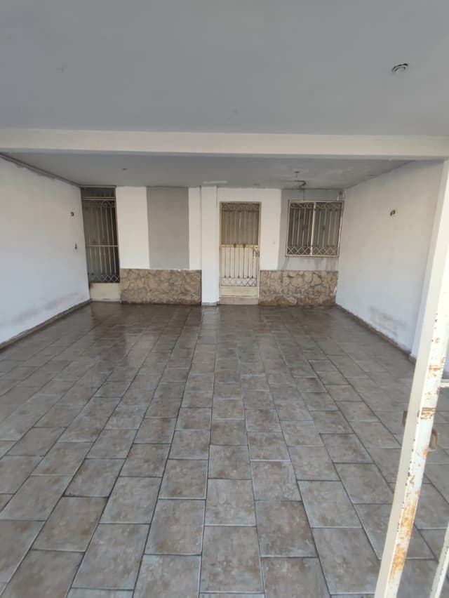Venta casa zona cumbres precio negociable todos los servicios