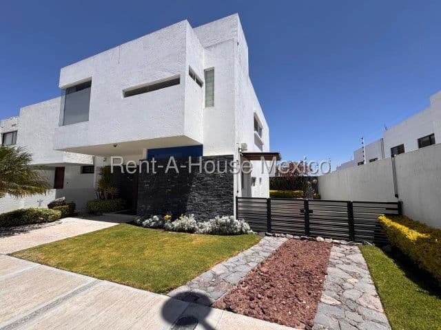 Casa en venta en ZIBATÁ, Querétaro. Ubicación premium y alta plusvalía
