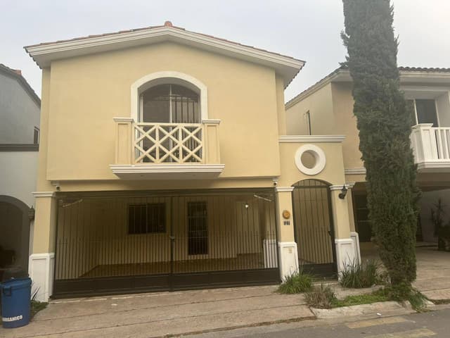 CASA EN RENTA EN CUMBRES MONTERREY