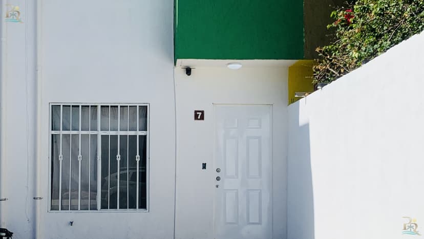 Oferta, 5,000 USD reducido del precio original,  Vive en el Corazón Cancún Casa Exclusiva con Todos los Servicios Cerca"