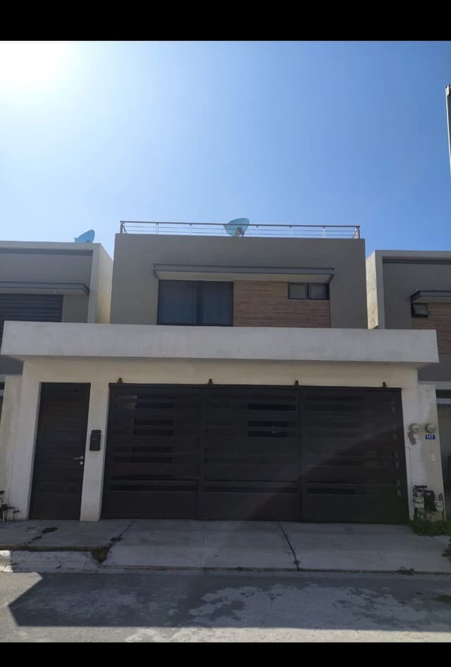 RENTA CASA CERRADAS DEL PARQUE PREMIER