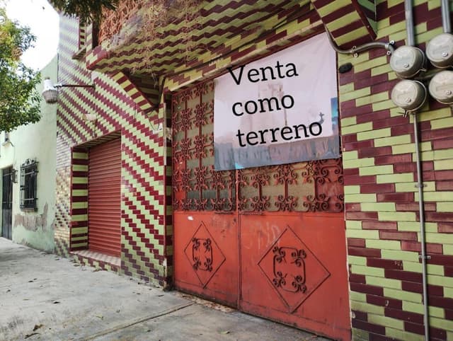 CASA PARA REMODELAR EN COL. GERTRUDIS SANCHEZ