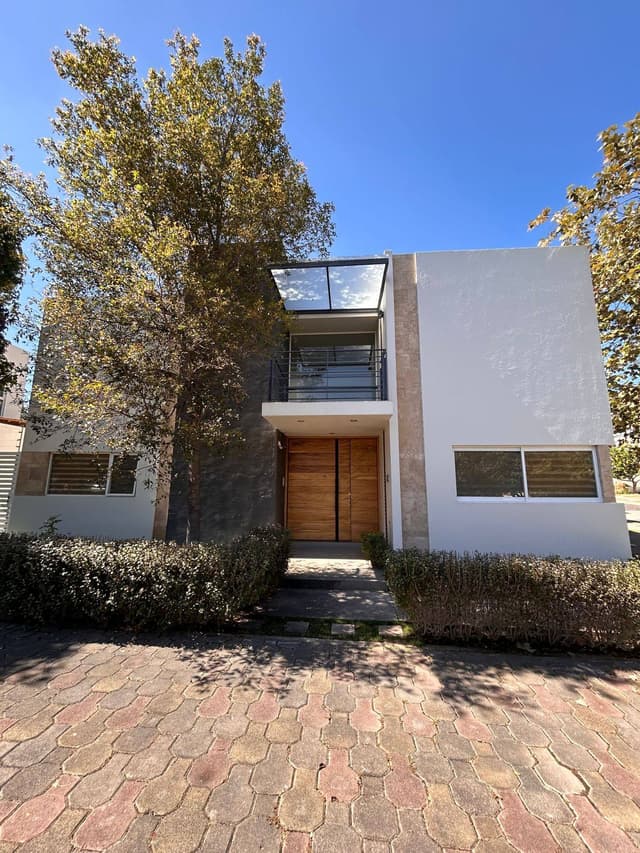 CONOCE EL HOGAR DONDE LOS RECUERDOS SE CREAN EN BOSQUES DE SANTA ANITA