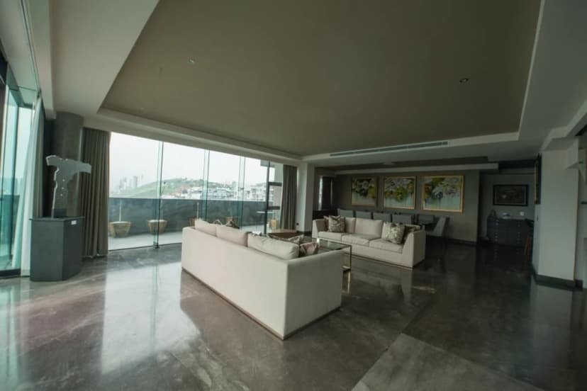 Gallery main