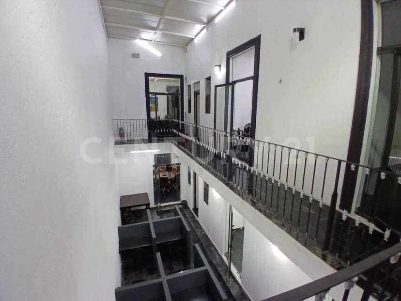 Gallery main