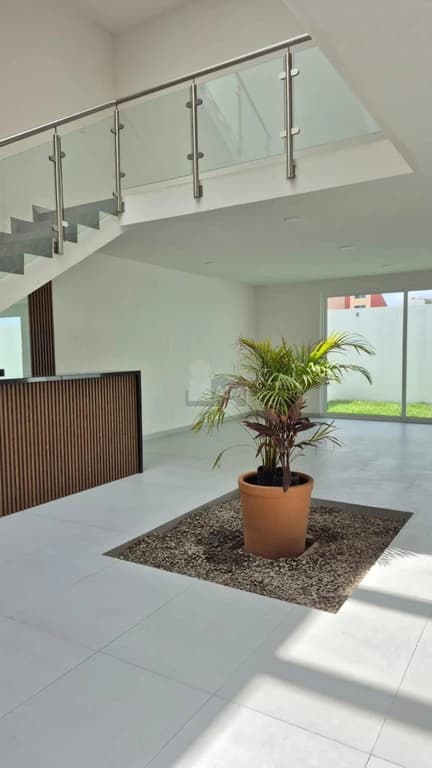 Gallery main