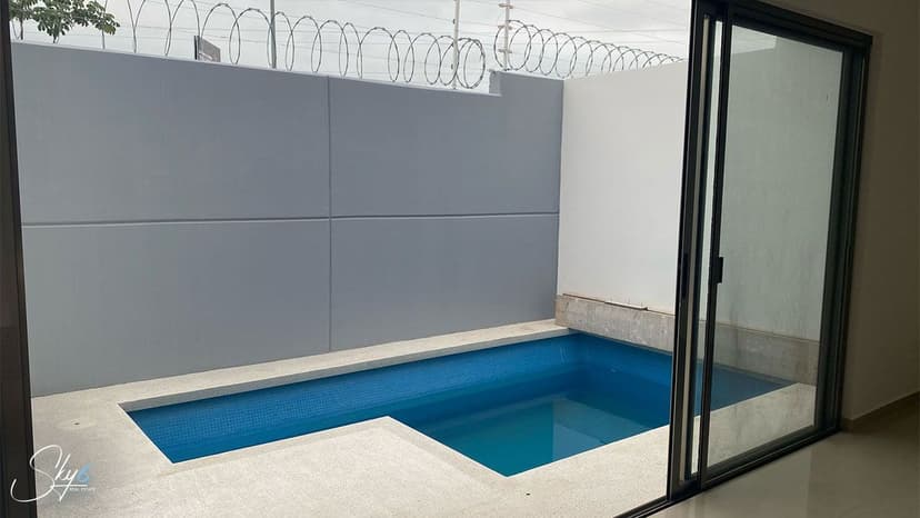 Tu nuevo hogar en Cancún: casa con alberca y espacio para vivir con libertad