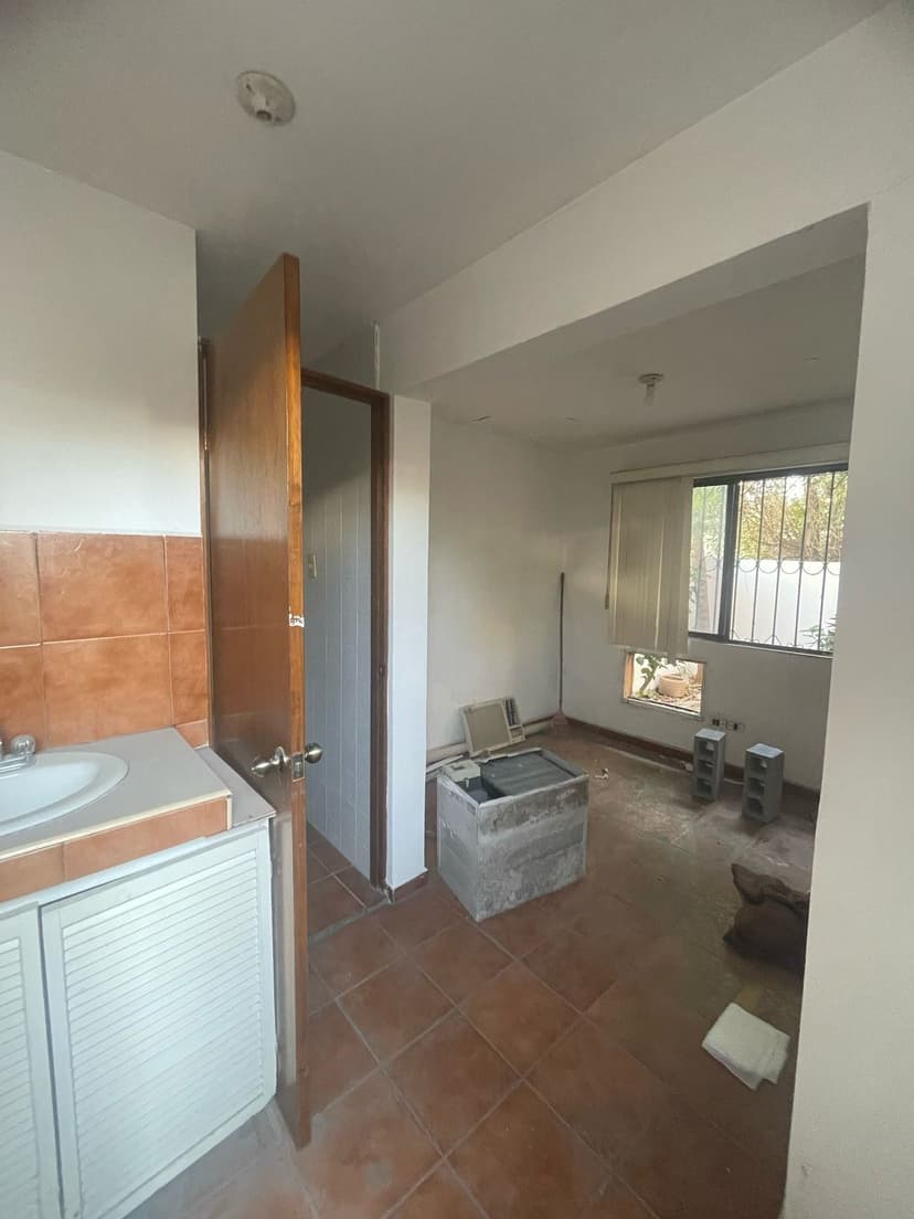CASA EN RENTA COLINAS DE SAN JERONIMO NN0398