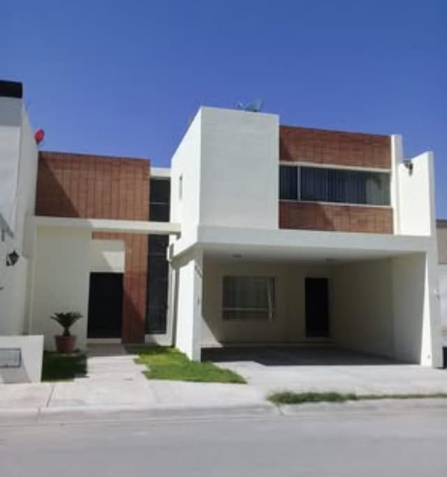 Se renta casa amueblada en Valle Las Palmas fracc privado por Costco