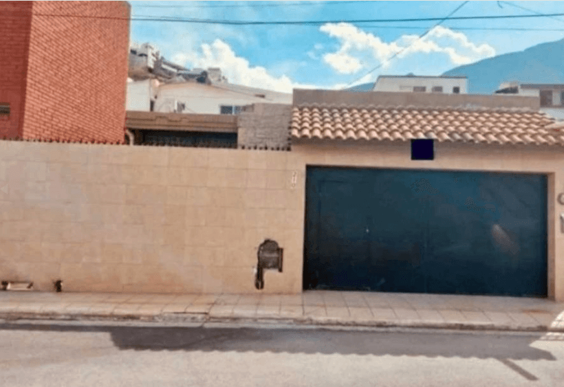 CASA EN VENTA CUMBRES 2DO SECTOR DCA008