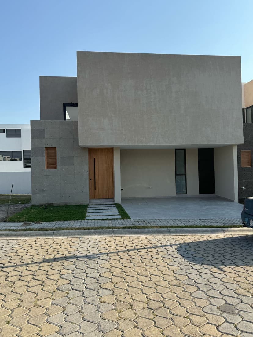 Gallery main