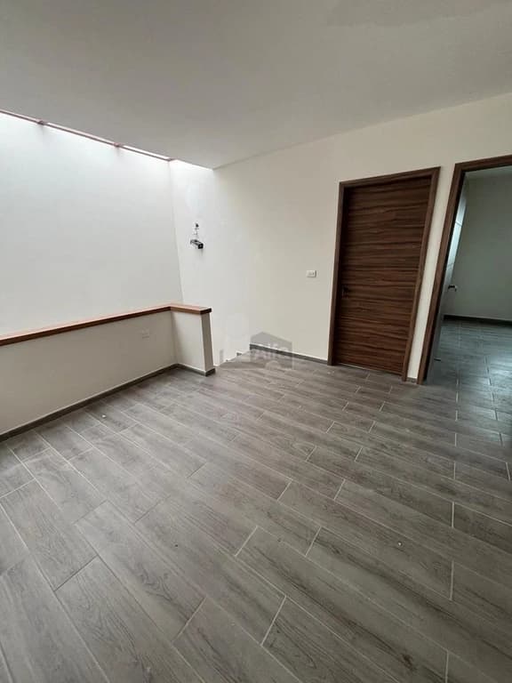 Gallery main