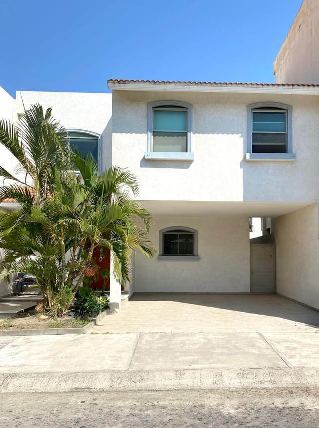 casa amplia en la riviera veracruzana, con casa club y playa