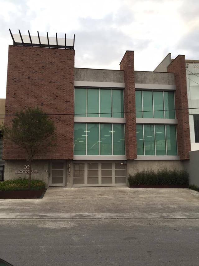 OFICINAS AMUEBLADAS  EN RENTA EN ZONA VALLE ORIENTE
