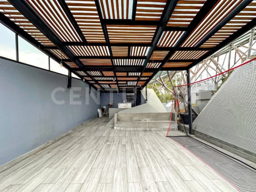 Gallery main