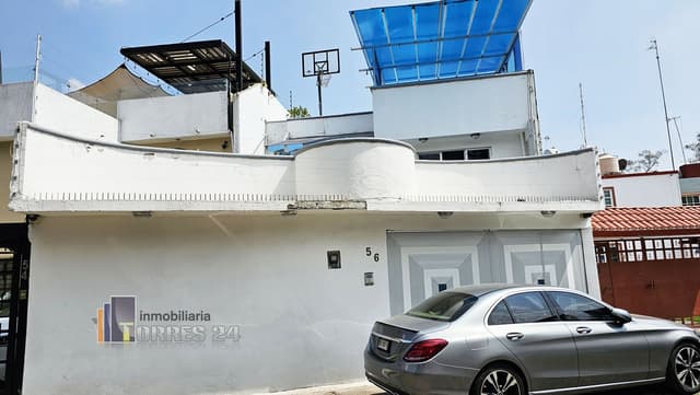 Casa en Venta con alberca  Calzada de las Bombas Cdmx