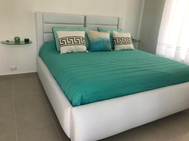Casa 2 niveles amueblada polígono sur