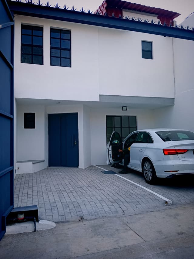 VENTA DE CASA REMODELADA