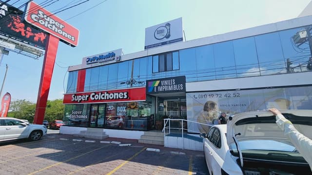 Edificio de Locales y oficinas en Venta Av Revolución Contry Monterrey NL