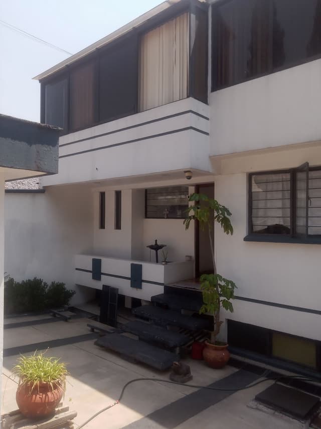 Casa Con 5 Recamaras En Venta
