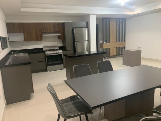 CASA EN VENTA ALCATRACES GP0012