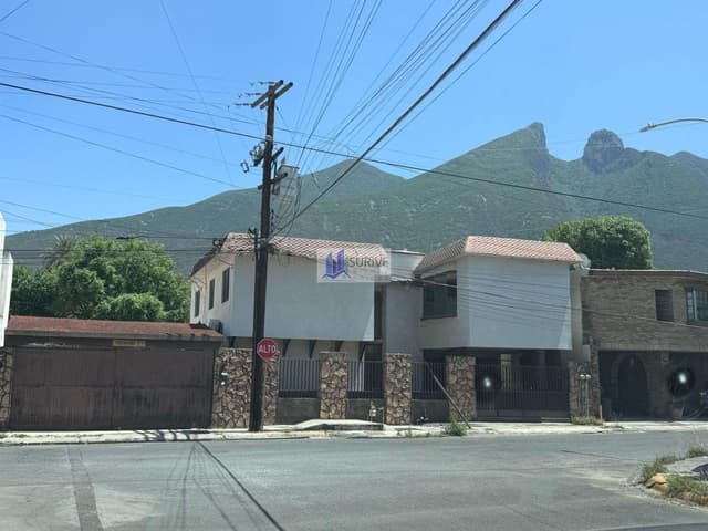CASA EN VENTA CONTRY CLUB LA SILLA