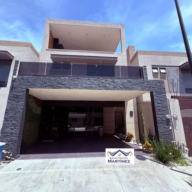 CASA EN VENTA DOMINIO CUMBRES CERRADAS SOLÉ