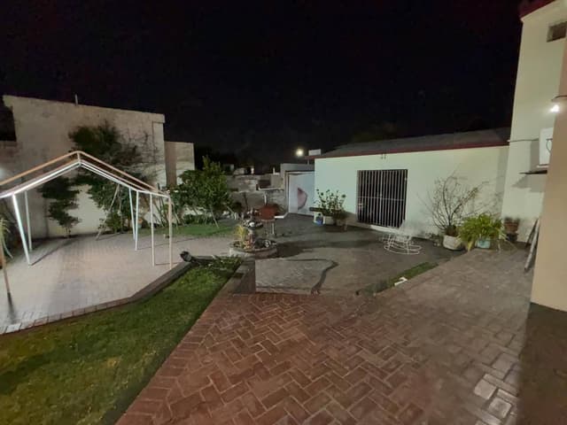 CASA en VENTA en Cumbres 3er sector IDEAL PARA REMODELAR