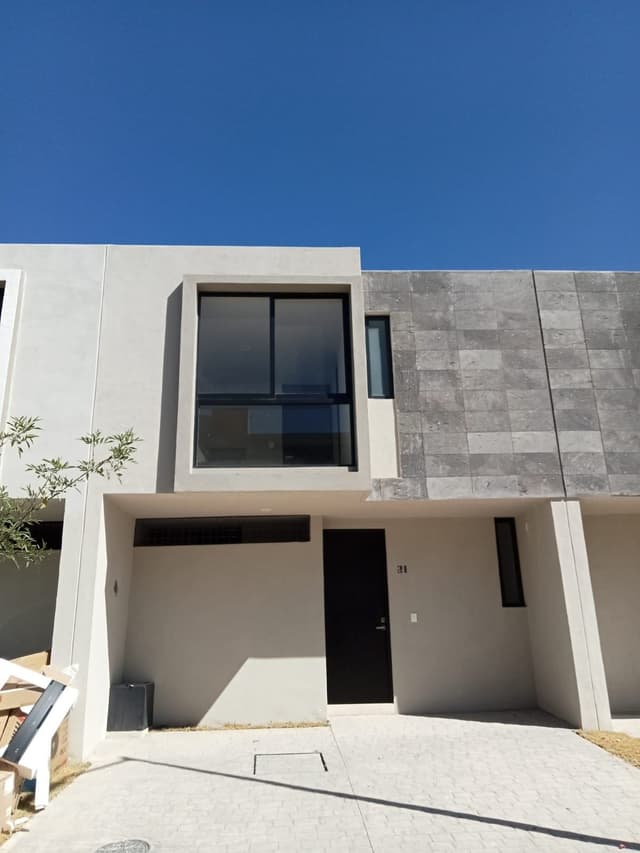 Casa en venta por debajo de su valor comercialen Zoi Capital Norte