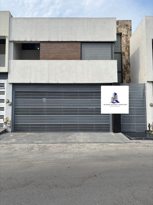 CASA EN VENTA CUMBRES ELITE SECTOR VILLAS
