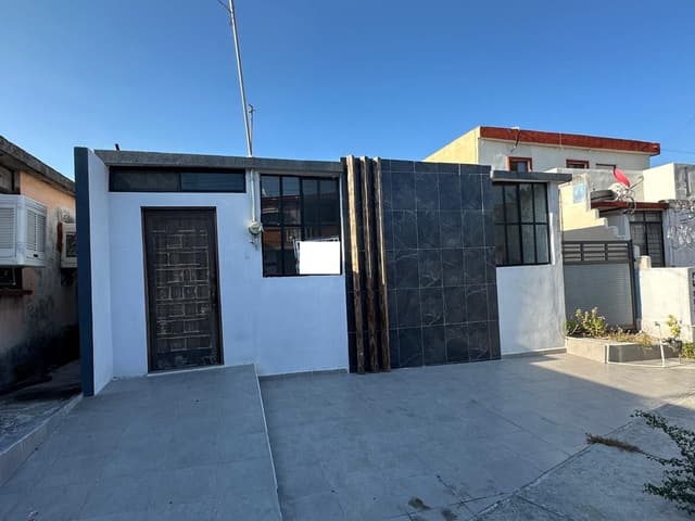 CASA EN VENTA LAS PUENTES 4TO SECTOR
